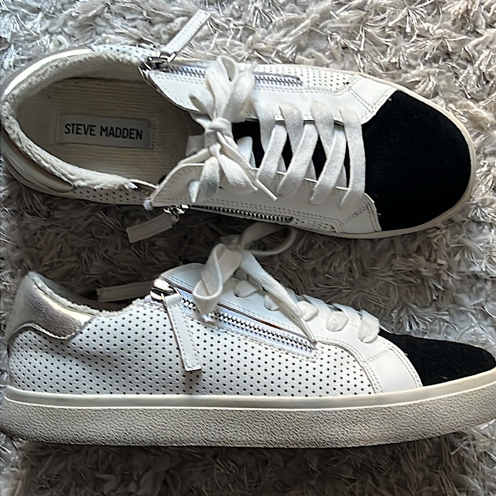 White Steve Madden Ladies Casual Sneakers - Size 9